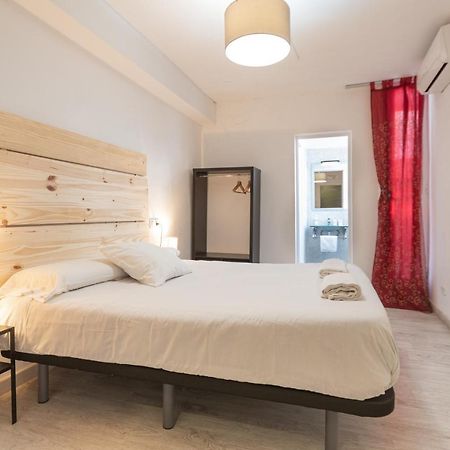 Easy Sants By Bossh! (Adults Only) Hostel Barcelona Ngoại thất bức ảnh