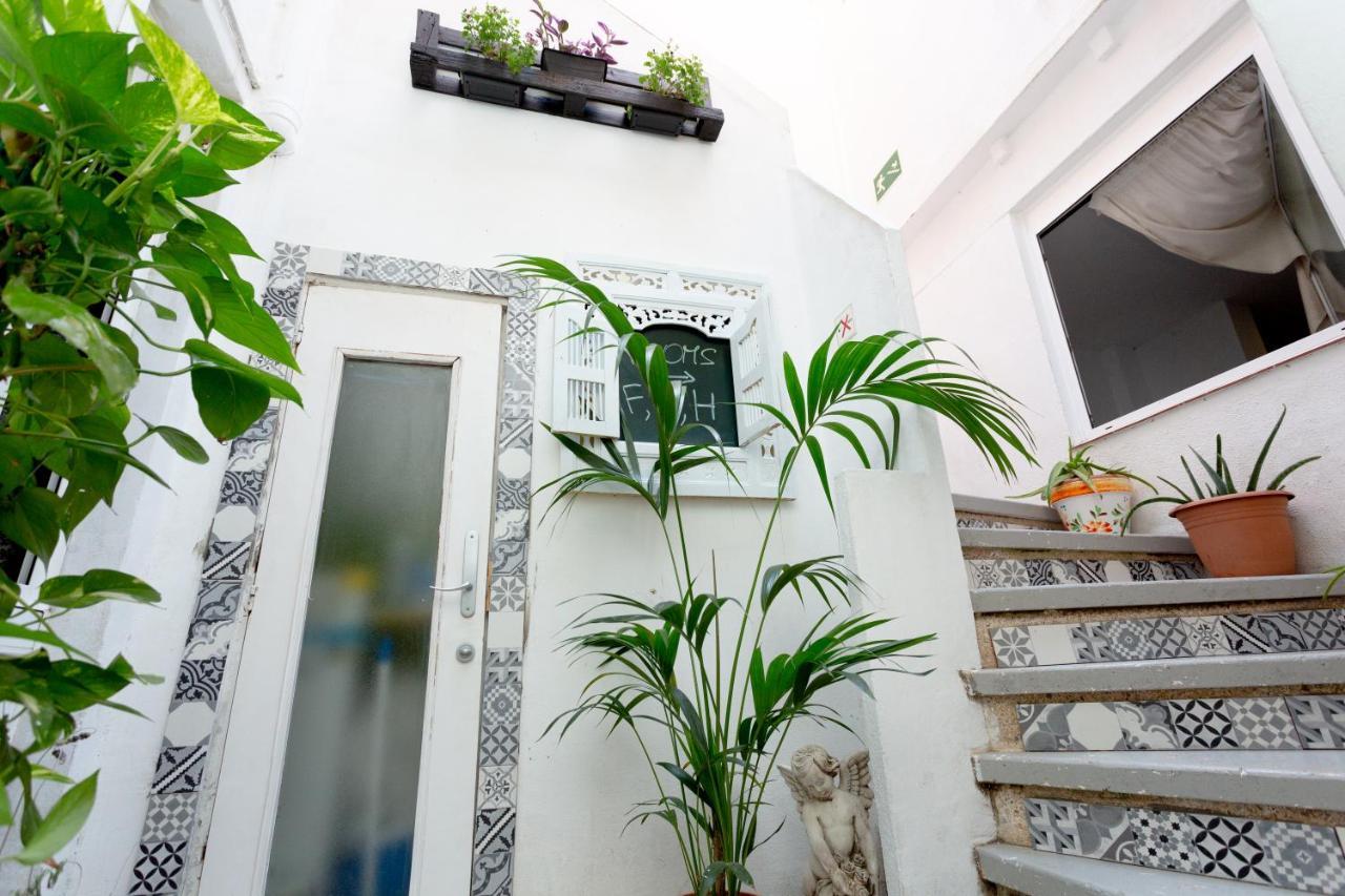 Easy Sants By Bossh! (Adults Only) Hostel Barcelona Ngoại thất bức ảnh