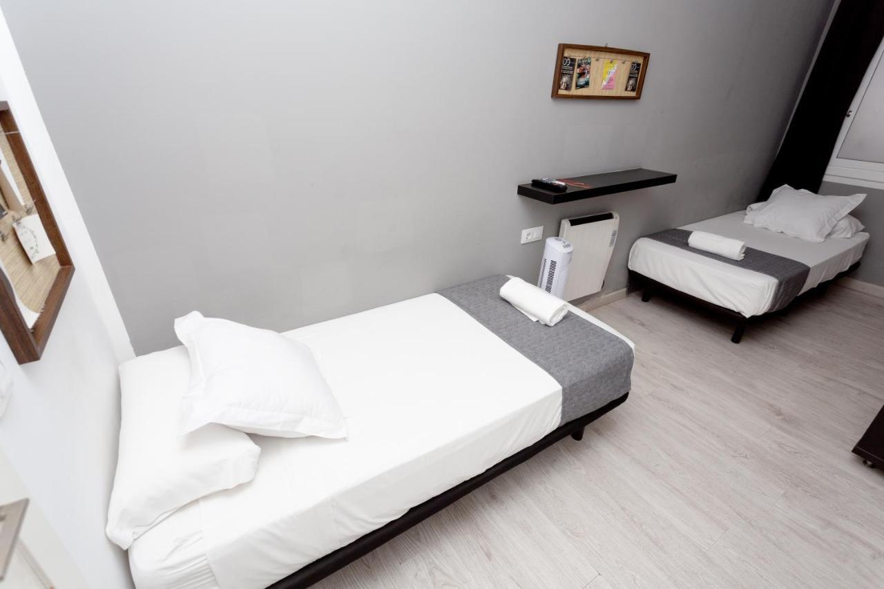 Easy Sants By Bossh! (Adults Only) Hostel Barcelona Ngoại thất bức ảnh