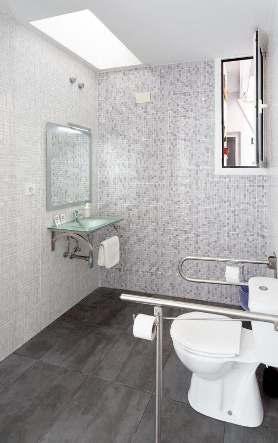 Easy Sants By Bossh! (Adults Only) Hostel Barcelona Ngoại thất bức ảnh