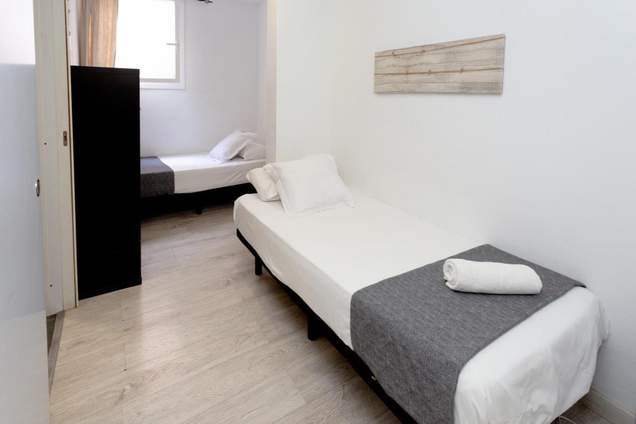Easy Sants By Bossh! (Adults Only) Hostel Barcelona Ngoại thất bức ảnh