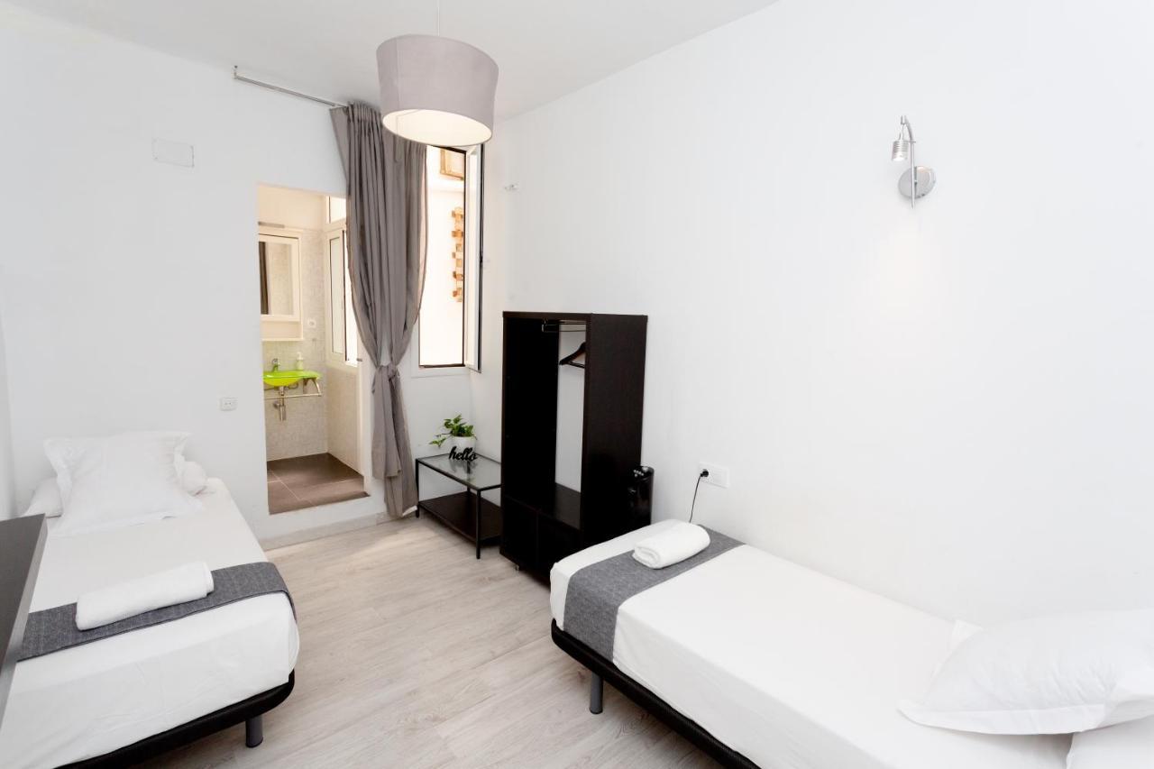 Easy Sants By Bossh! (Adults Only) Hostel Barcelona Ngoại thất bức ảnh