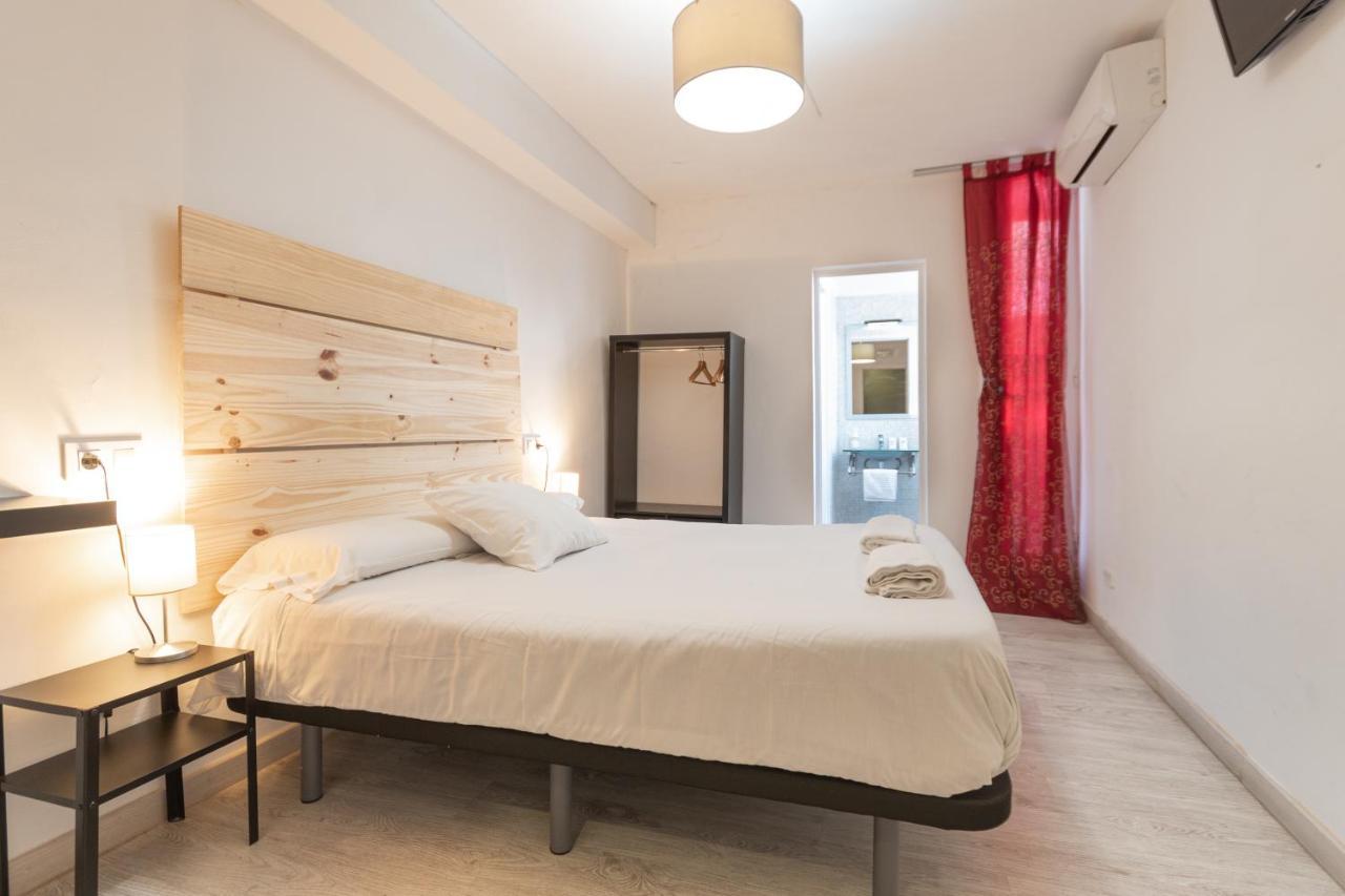 Easy Sants By Bossh! (Adults Only) Hostel Barcelona Ngoại thất bức ảnh